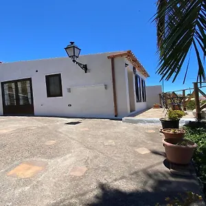 https://casa-los-altos.in-canary-islands.com